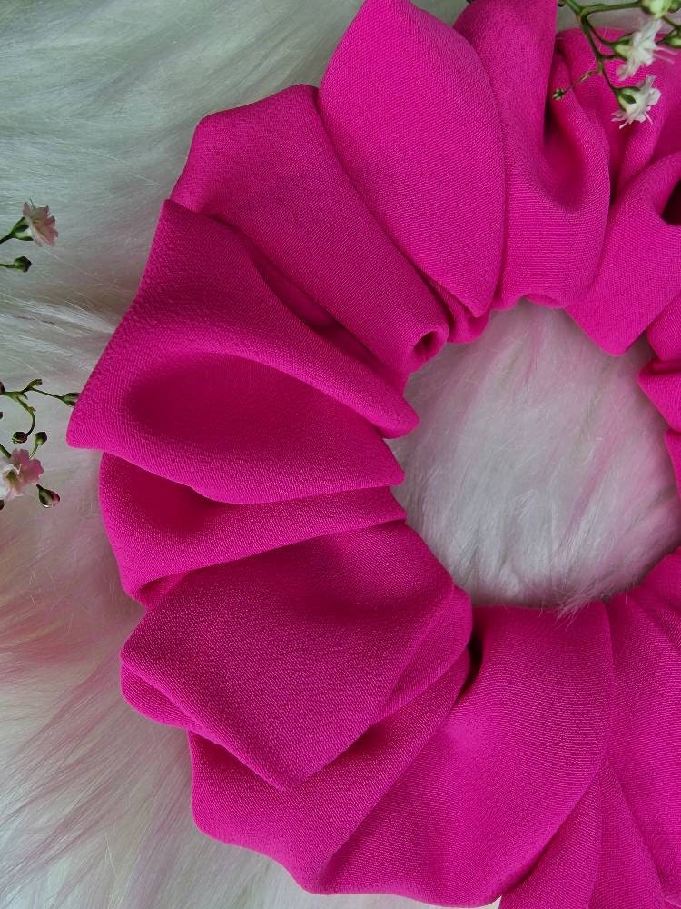 Scrunchie - Hot pink