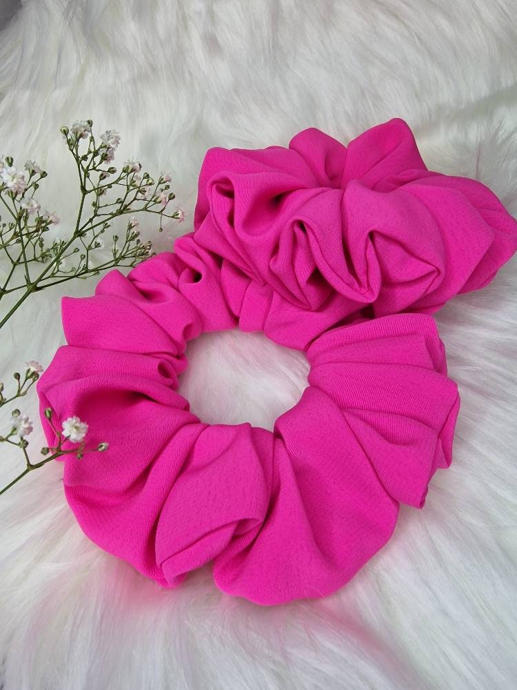 Scrunchie - Hot pink