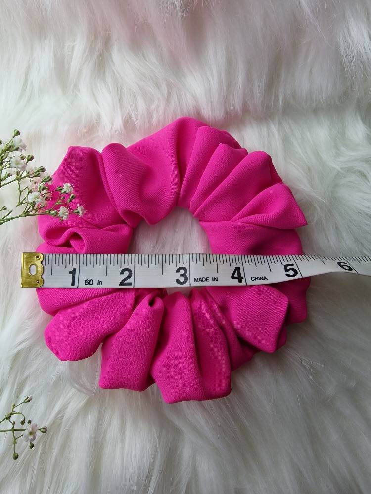 Scrunchie - Hot pink