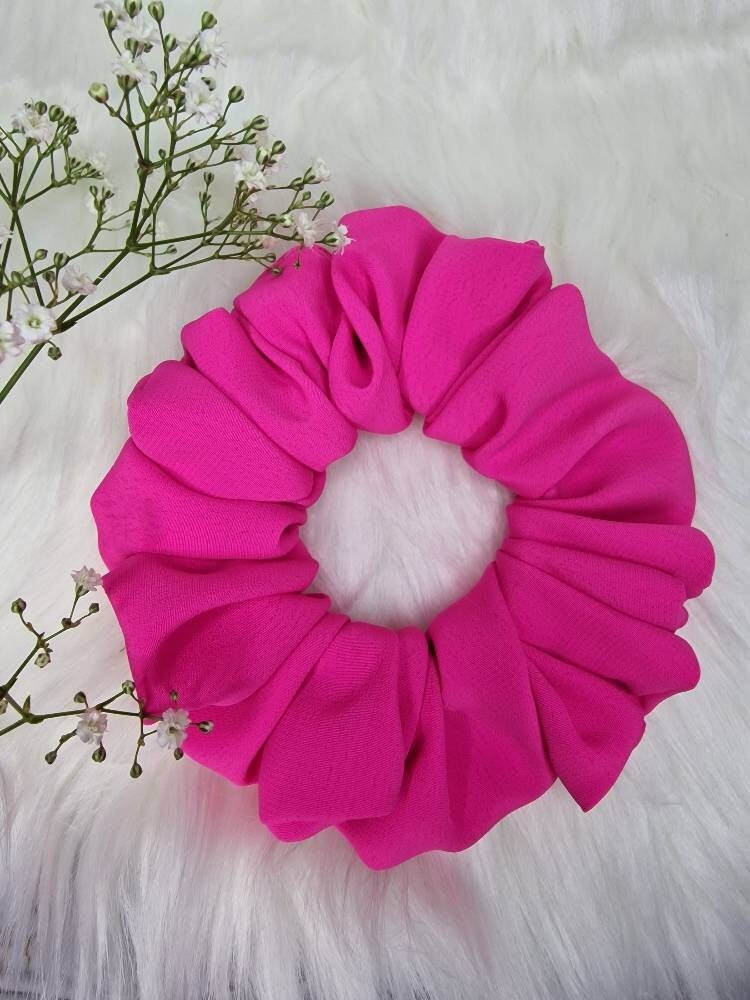 Scrunchie - Hot pink