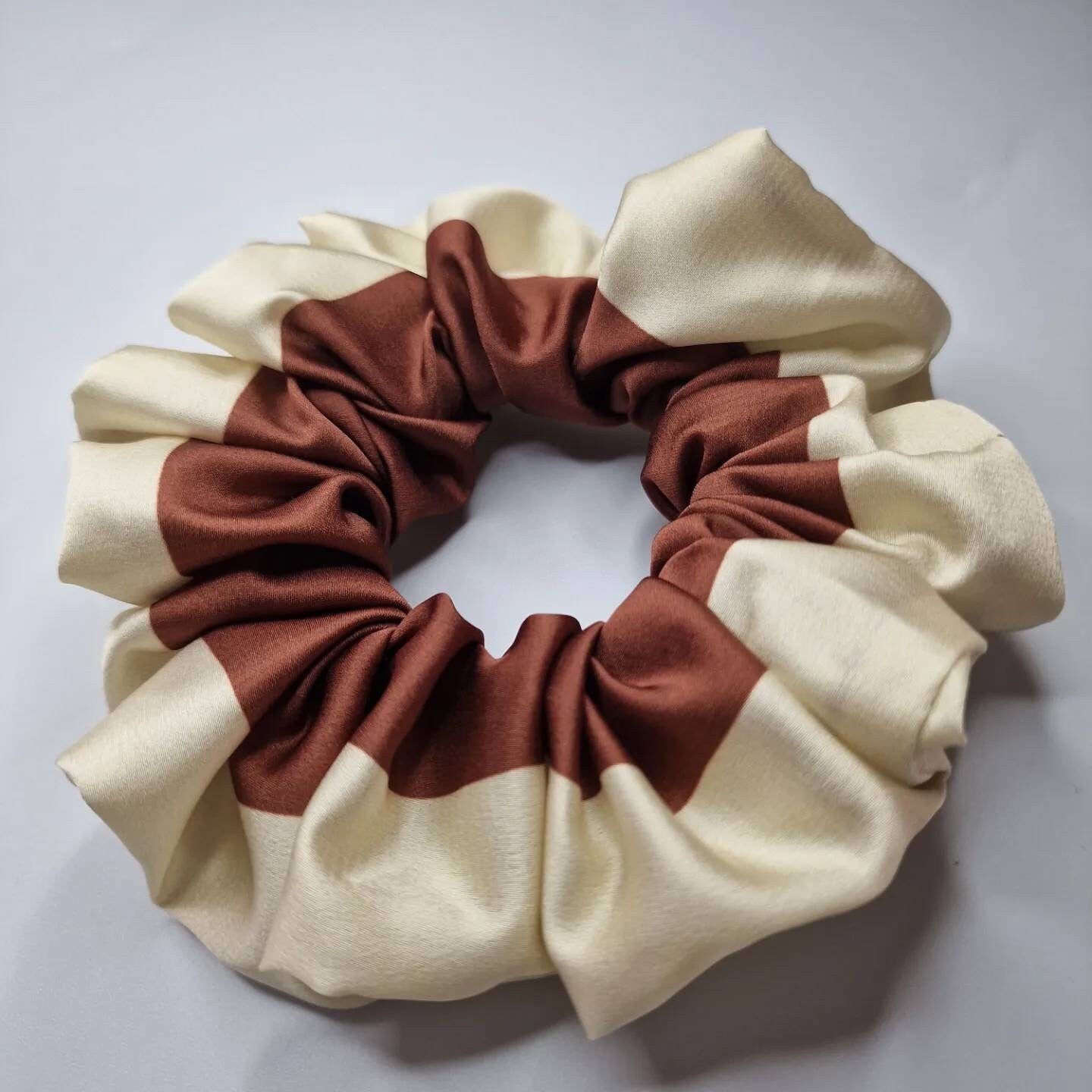 Satin Scrunchie - brown cream