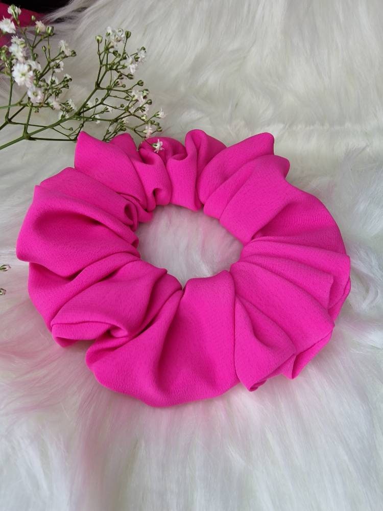Scrunchie - Hot pink