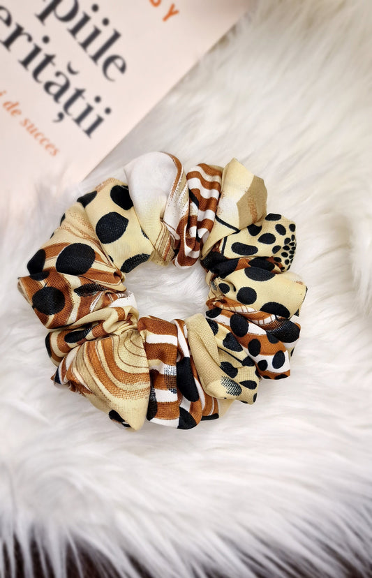 Scrunchie - cream coffee late